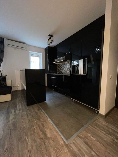 Trapezului, metrou 1 Decembrie, 2 camere, centrala, loc parcare inclus