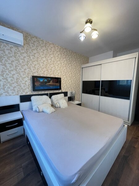 Trapezului, metrou 1 Decembrie, 2 camere, centrala, loc parcare inclus